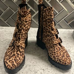 Made by Design Lab from the Bay, never been worn.